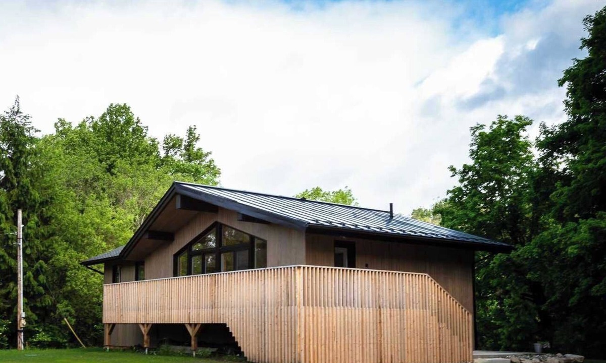 Frelighsburg Ski Chalet | By the river | Le 91