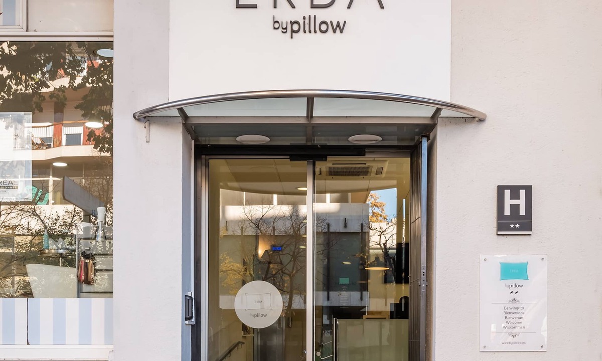 Eixample Hotel | BYPILLOW Erba