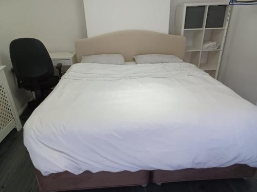 Luton House | Byron View House R6