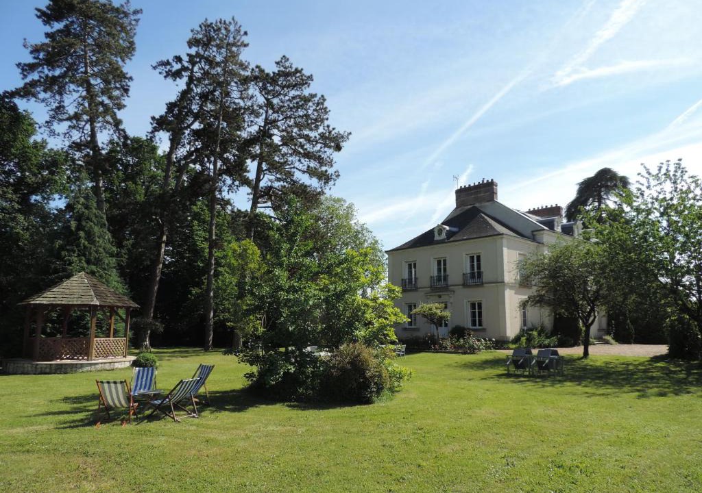 Saint-Branchs Bed & Breakfast | Cèdre et Charme