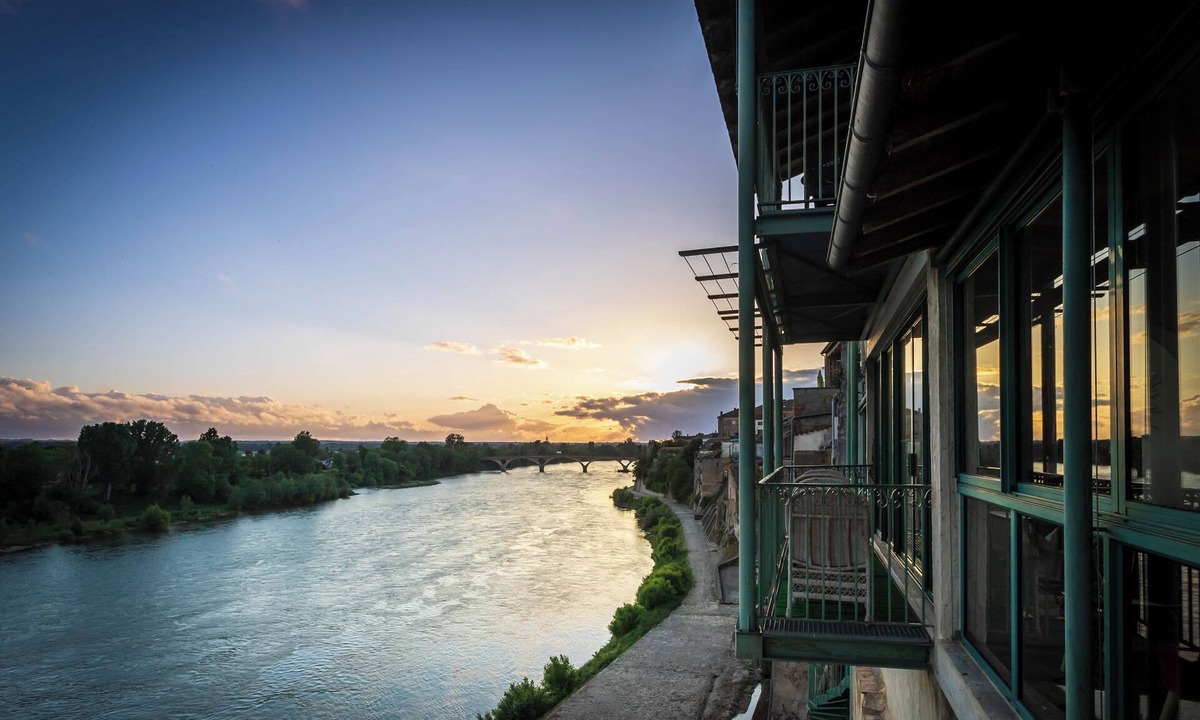 Tonneins Hotel | Côté Garonne-Le balcon des dames