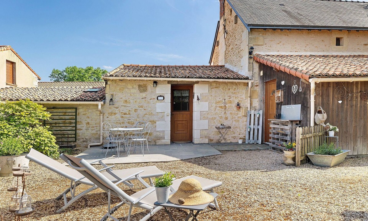 Montreuil-Bellay House | Côté jardin – the Bellay Farm in Anjou, near Saumur
