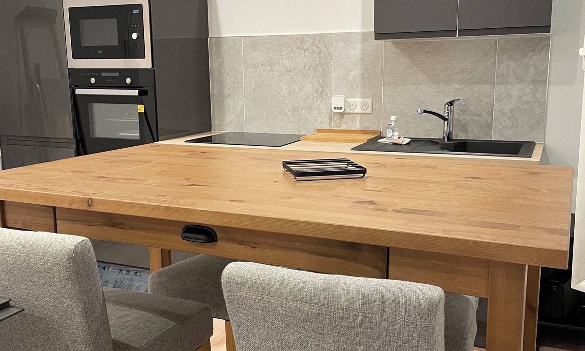 Saintes Apartment | Cœur de Ville !appartement Avec Parking