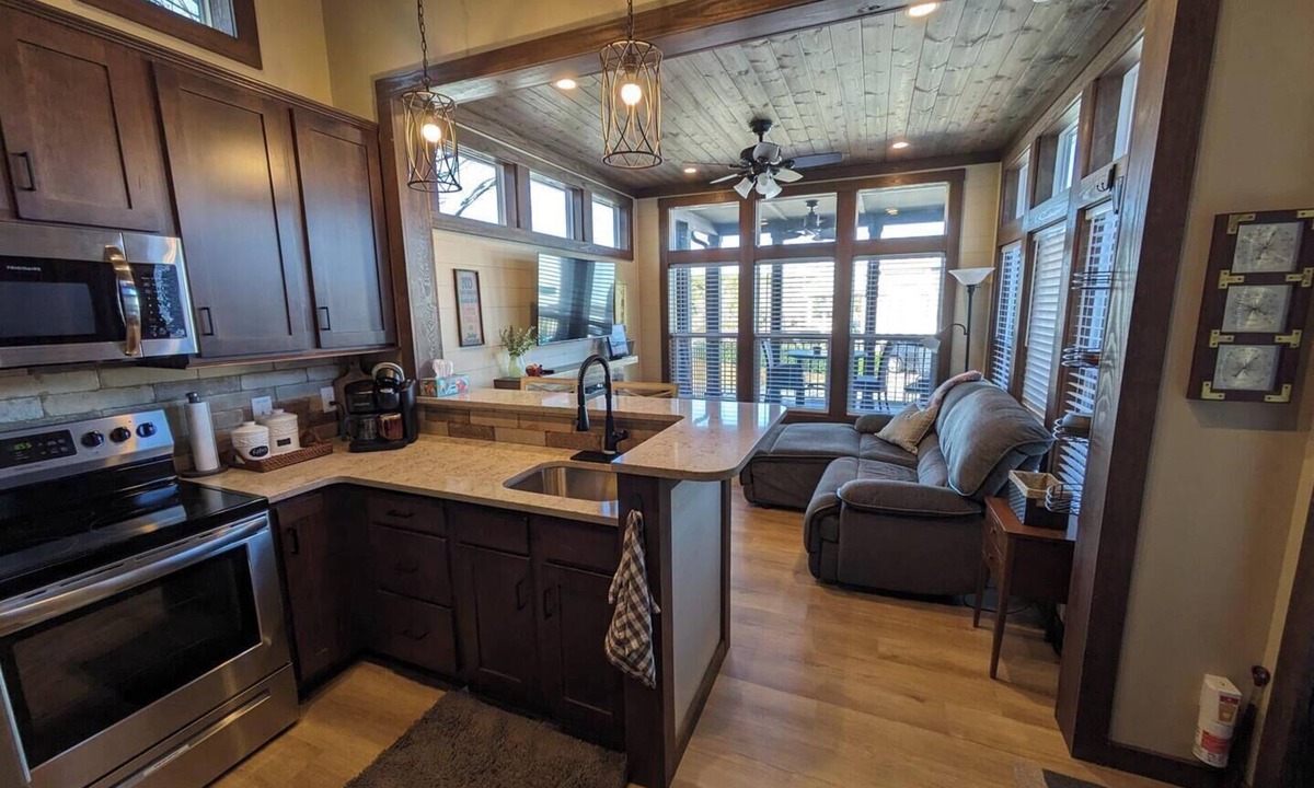 Sherrills Ford Cabin | C-59 Rustic Cabin on Lake Norman