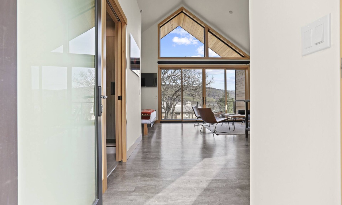 Mosier Cabin | C A M P R A N D O N N E E CABIN 2