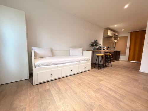 Charleville-Mezieres Apartment | C Coispine charmant studio en RDC face à la meuse