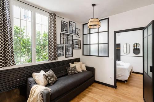 Epinettes Apartment | C Cozy Batignolles Apt, Metro Right at Your Doorstep