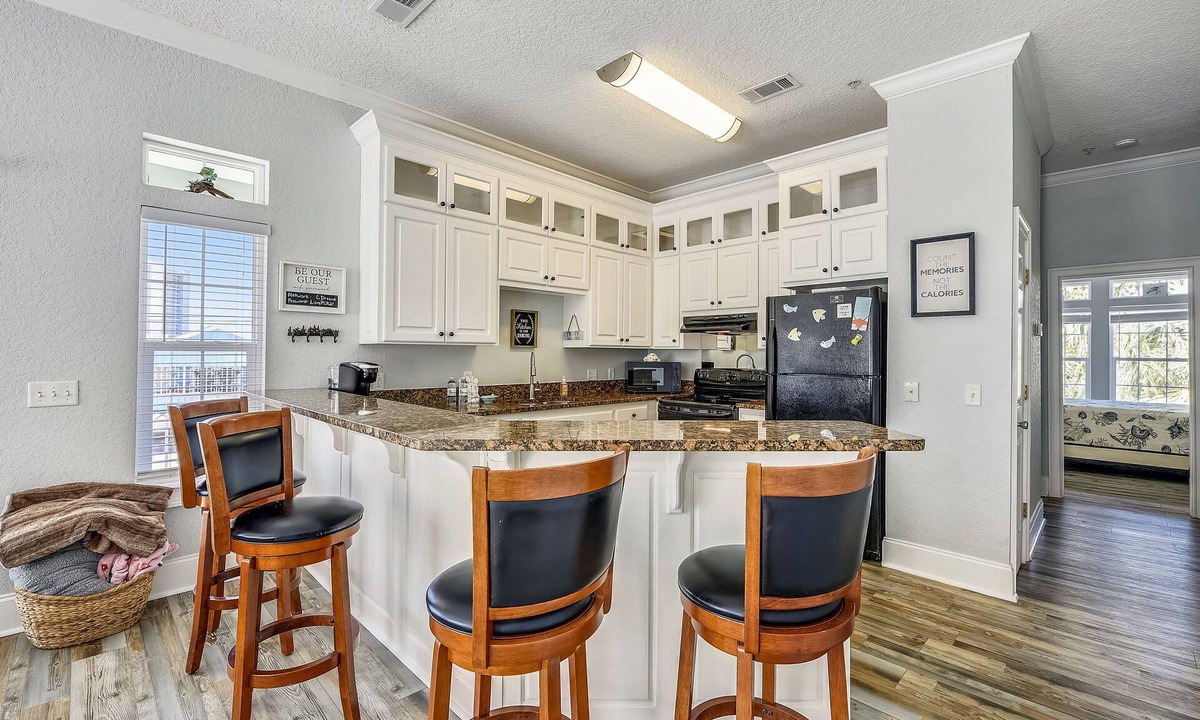 El Centro Beach Condo | C Dreams by Book That Condo