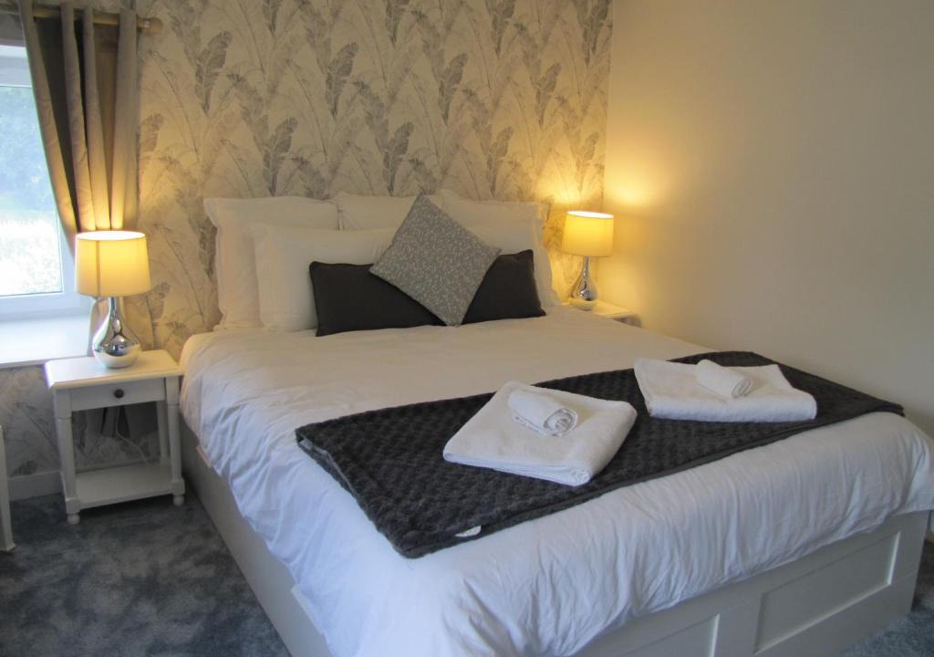 Saint-Malo-des-Trois-Fontaines Bed & Breakfast | C'est la vie