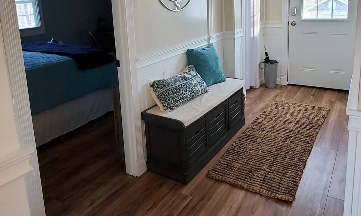 Geneva-on-the-Lake Apartment | C. S. Soulmate at Christopher's Dockside