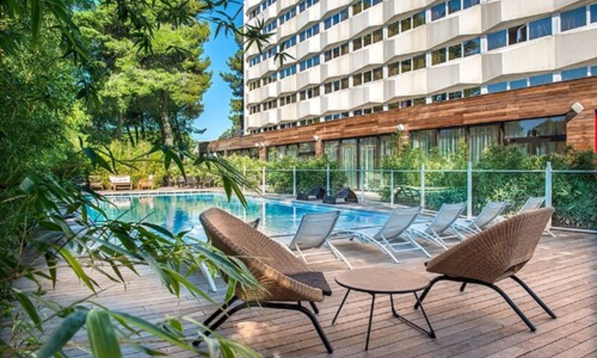 Costieres Hotel | C Suites
