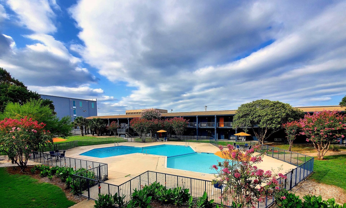St. Johns Apartment | C40 Spacious Studio in All Inclusive Community