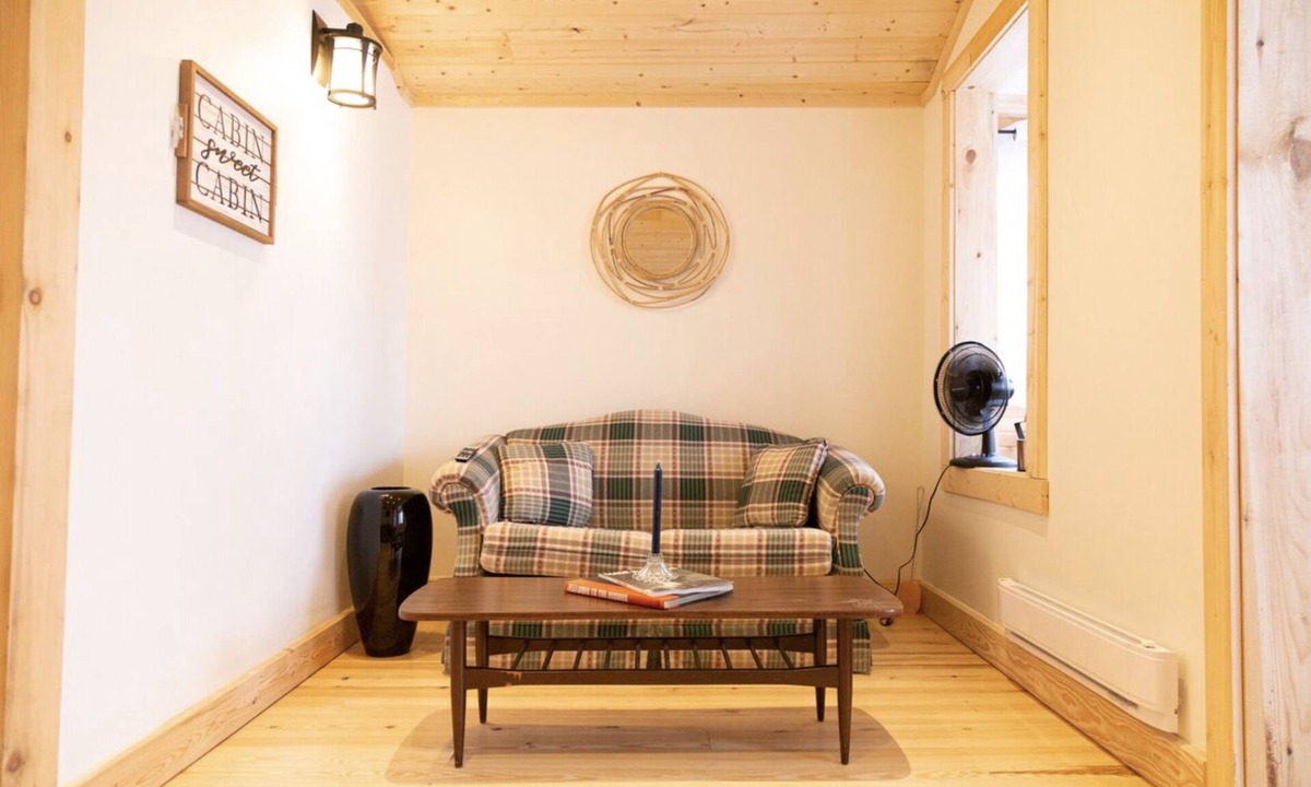 Coleman Cabin | C8 - Cozy Lakefront Cottage in Temiskaming Shores