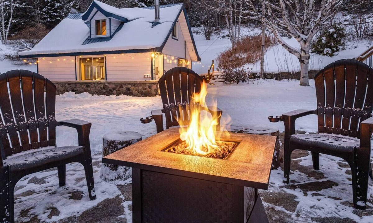 Sainte-Lucie-des-Laurentides Cabin | Cabine du Lac - Lakeview, Fire Pit & Stargazing