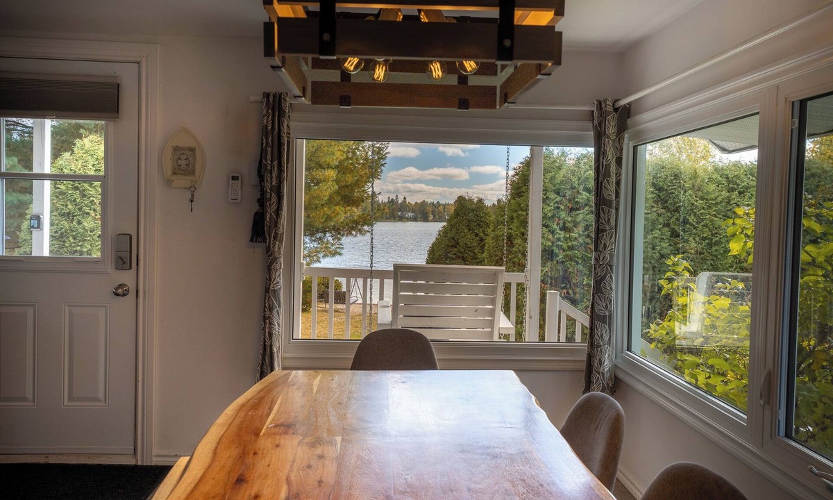 L'Ascension-de-Notre-Seigneur Ski Chalet | The Lac Rose oasis