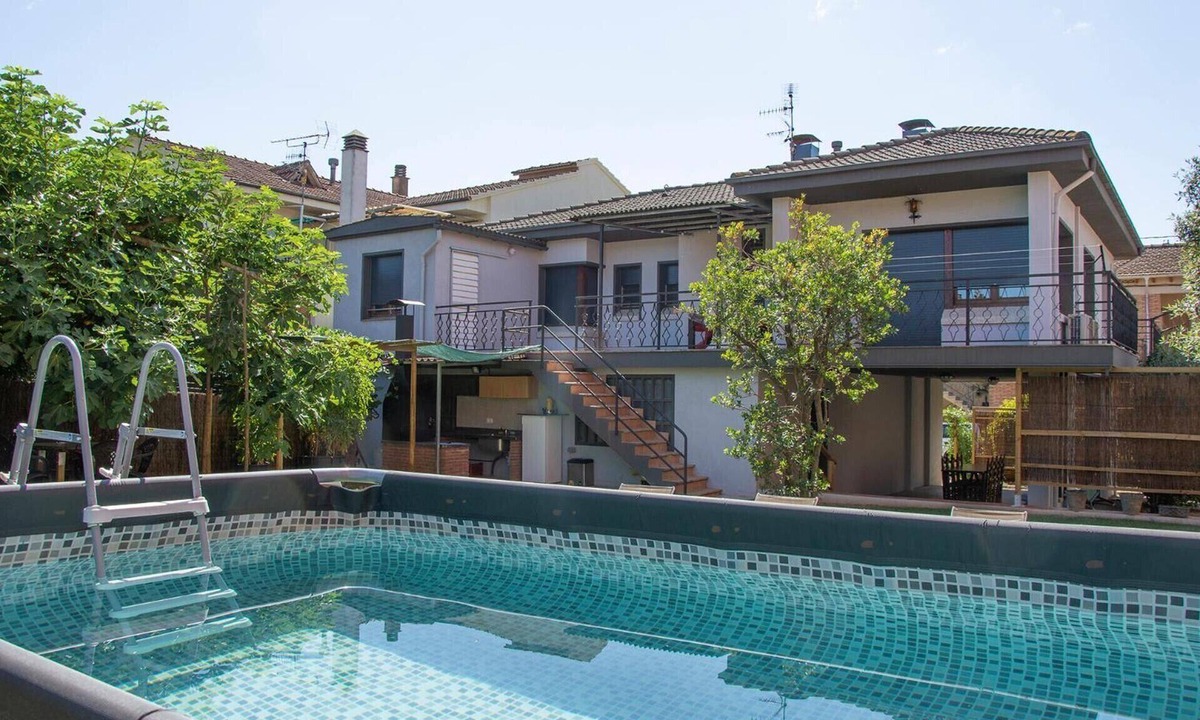 Sant Jaume de Llierca Apartment | Ca la Rossita in Sant Jaume de Llierca