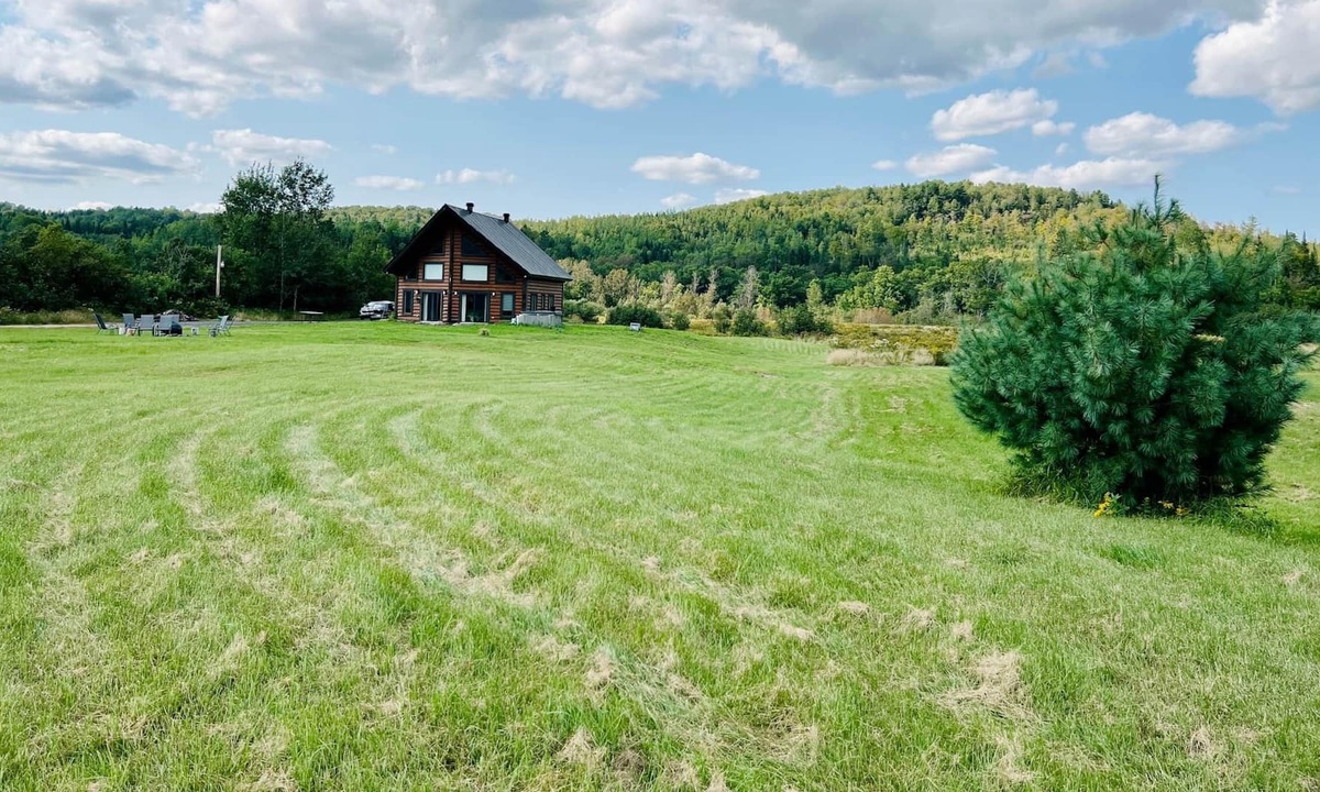 Trois-Rives Ski Chalet | Luxurious and Private Chalet Le Million