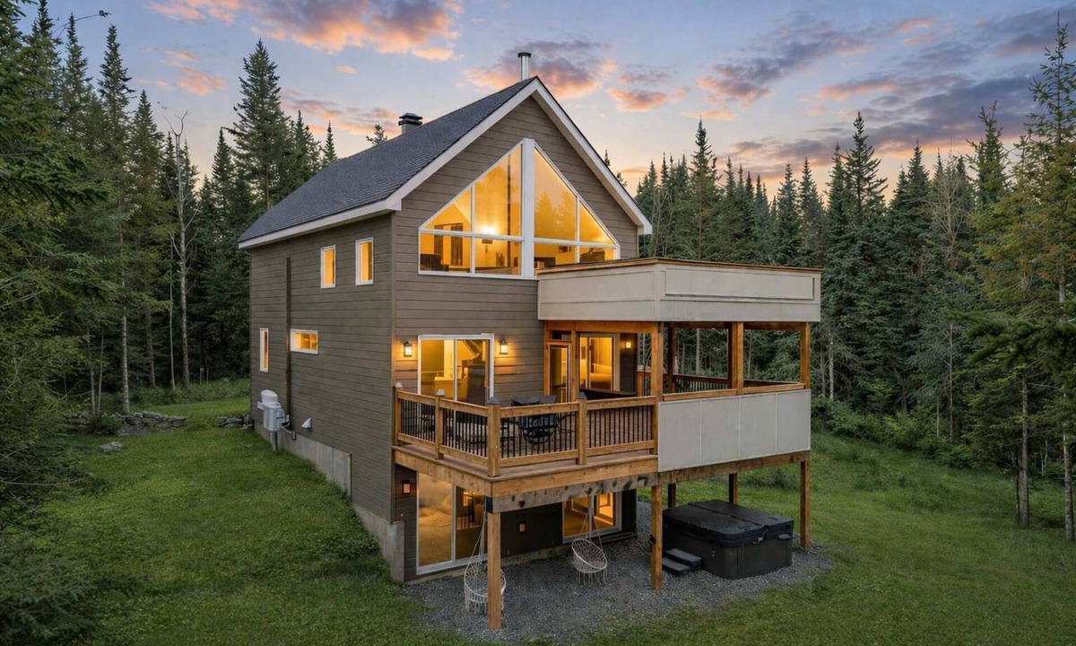 Notre-Dame-de-la-Merci Ski Chalet | Le Lion | spa | sauna | billard | arcade