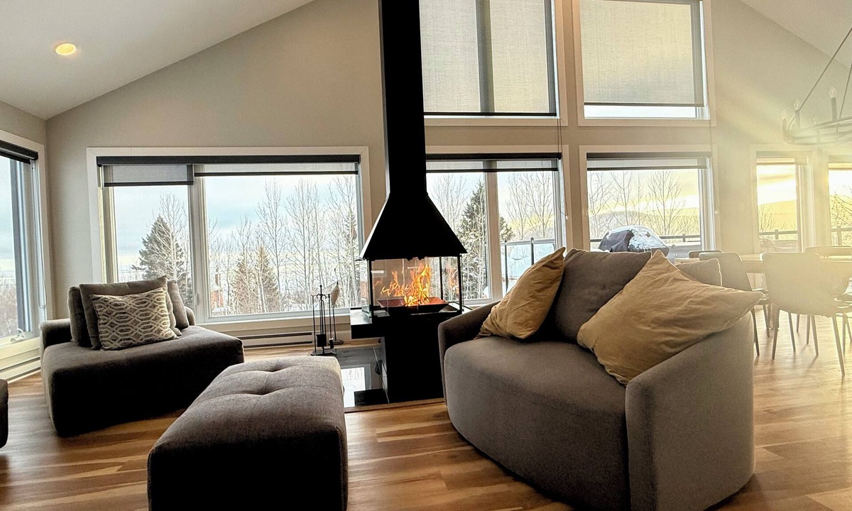 Petite-Riviere-Saint-Francois Ski Chalet | Ski & relax with a view of the river - L'Aube Charlevoix