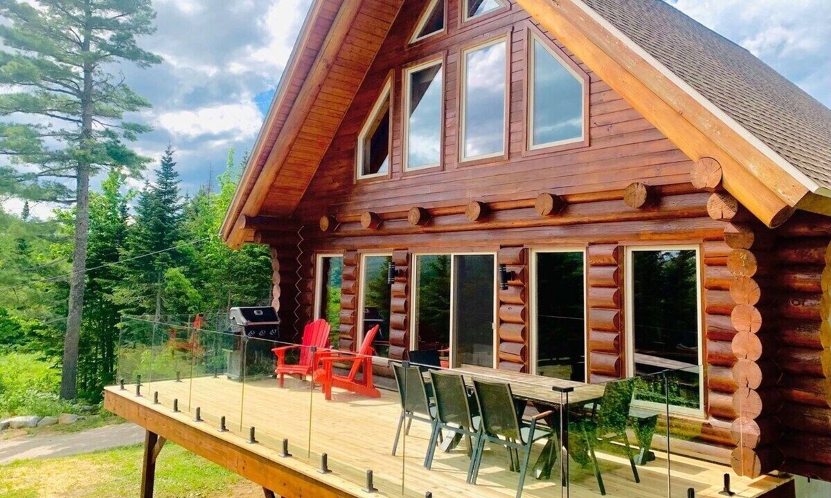 Petite-Riviere-Saint-Francois Ski Chalet | Chalet Bois Rond 10: Hot Tub, Terrace & Views