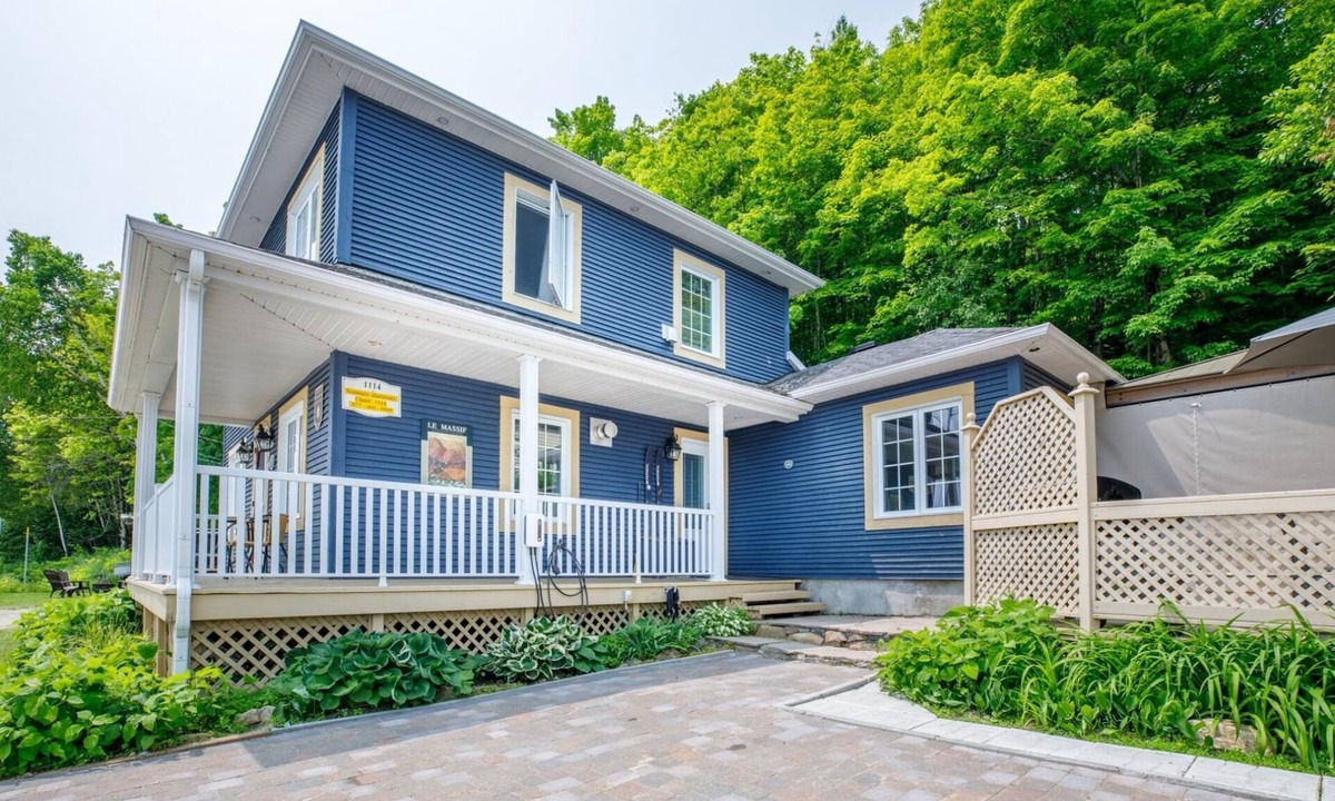 Petite-Riviere-Saint-Francois Condo | Condo 1114: River Views & Summer Magic