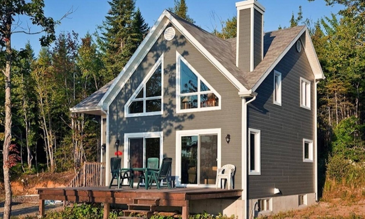 Petite-Riviere-Saint-Francois Condo | Mountain refuge in a wild atmosphere