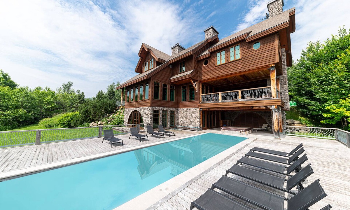 Petite-Riviere-Saint-Francois Villa | Prestigious villa of 6000 square feet