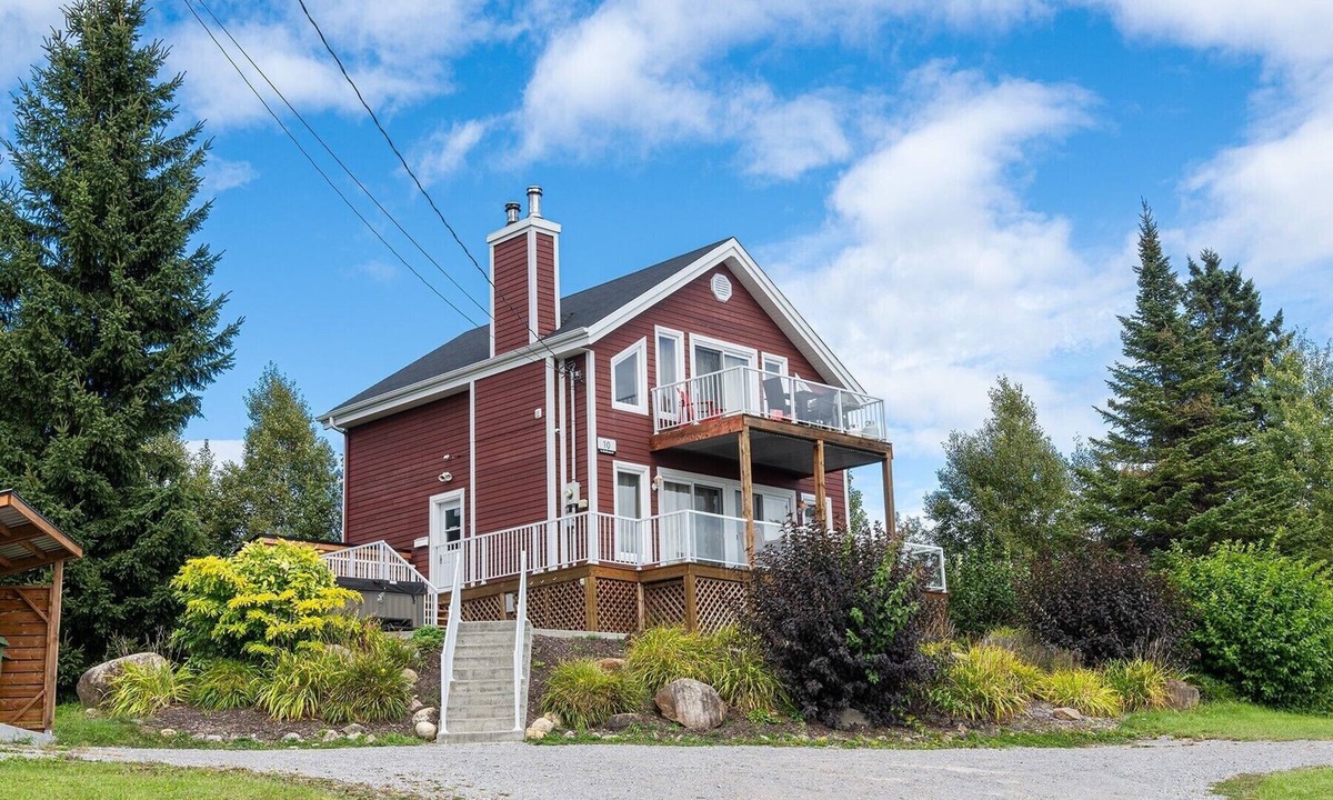Petite-Riviere-Saint-Francois Condo | Privacy and tranquility with the St Lawrence River