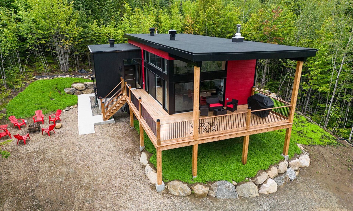 Petite-Riviere-Saint-Francois House | modern and inviting chalet