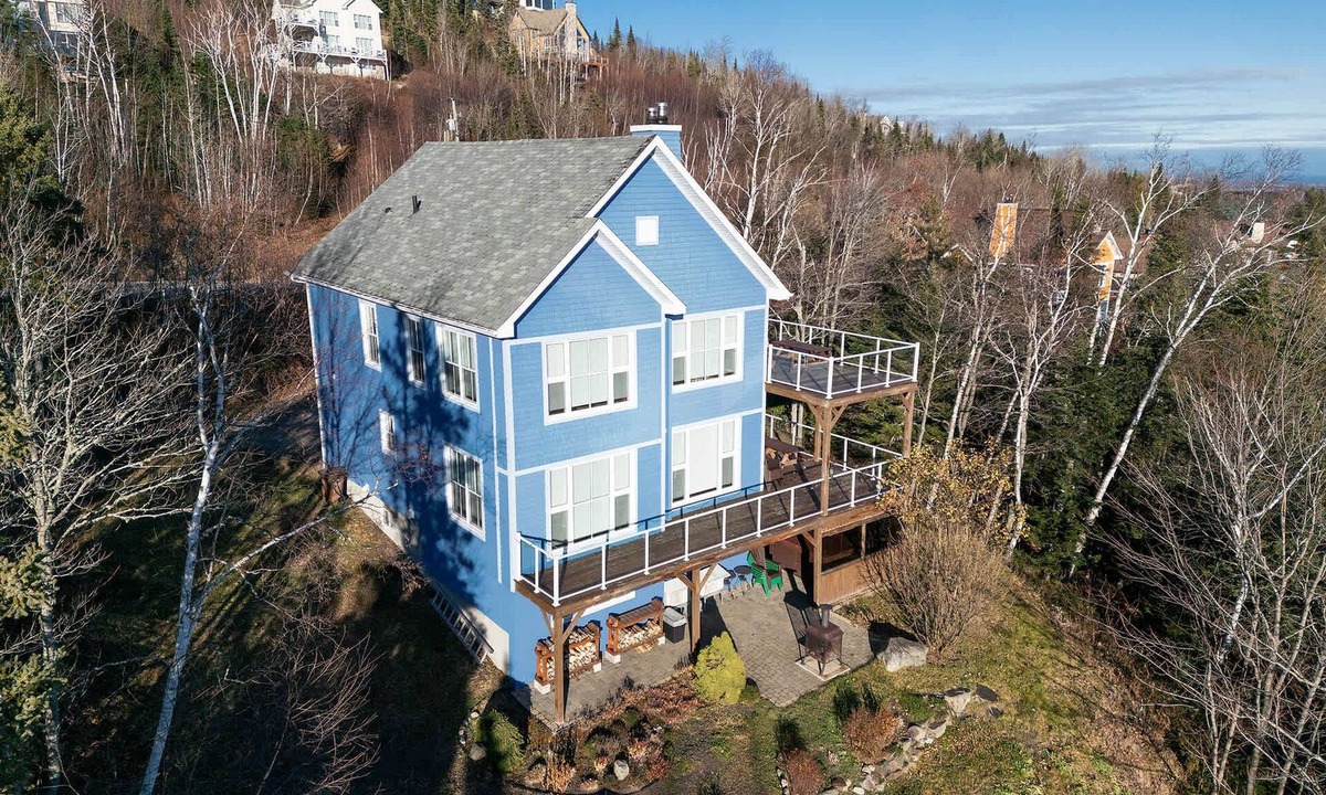 Petite-Riviere-Saint-Francois Ski Chalet | 14 guests with SPA | Chalet LaPaix-Ski