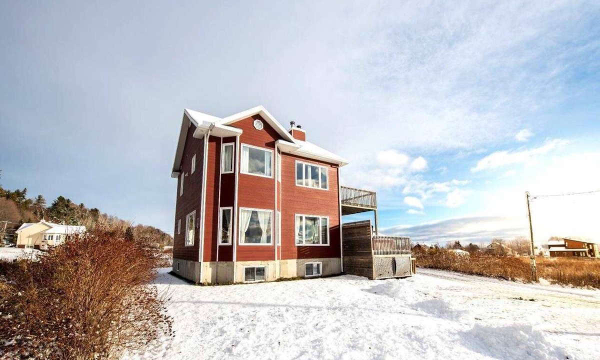 Petite-Riviere-Saint-Francois House | Albatros | Spa, Pool Table & River View