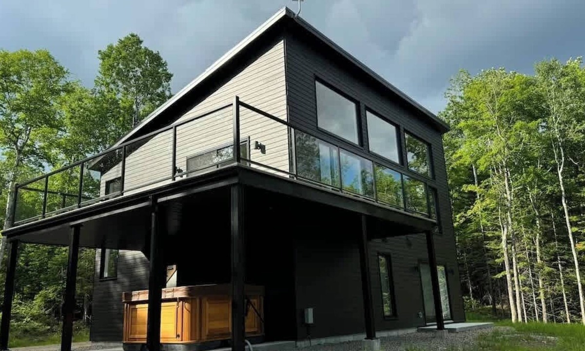 Petite-Riviere-Saint-Francois House | Le Davinci | Private Spa Near Le Massif