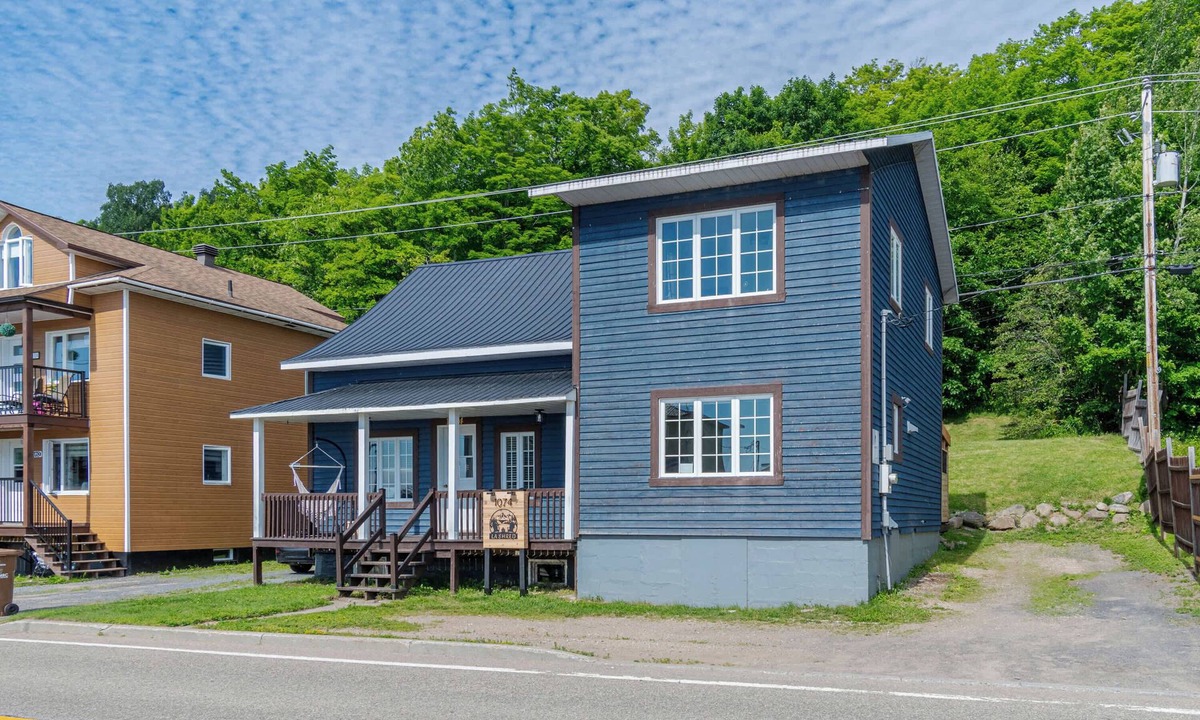 Petite-Riviere-Saint-Francois Ski Chalet | Nature & Relaxation with Spa | Chalet La Shred