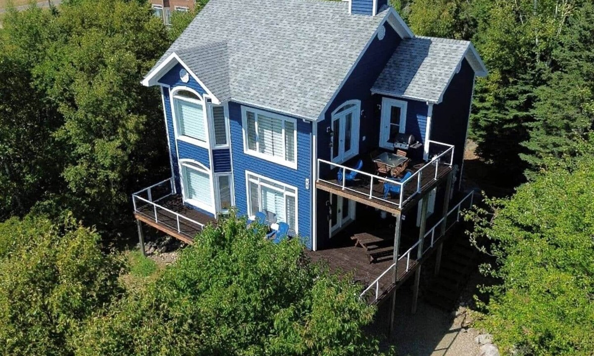 Petite-Riviere-Saint-Francois House | Bleuzen River View *Massif*Private*Wooded*Upper section