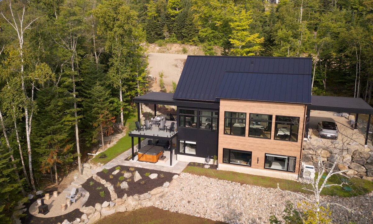 Petite-Riviere-Saint-Francois Villa | NEW CHALET! Fill up with energy and natural light