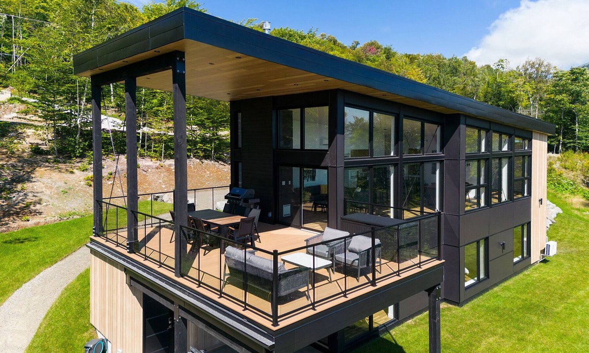 Petite-Riviere-Saint-Francois Villa | Fill up with energy and natural light