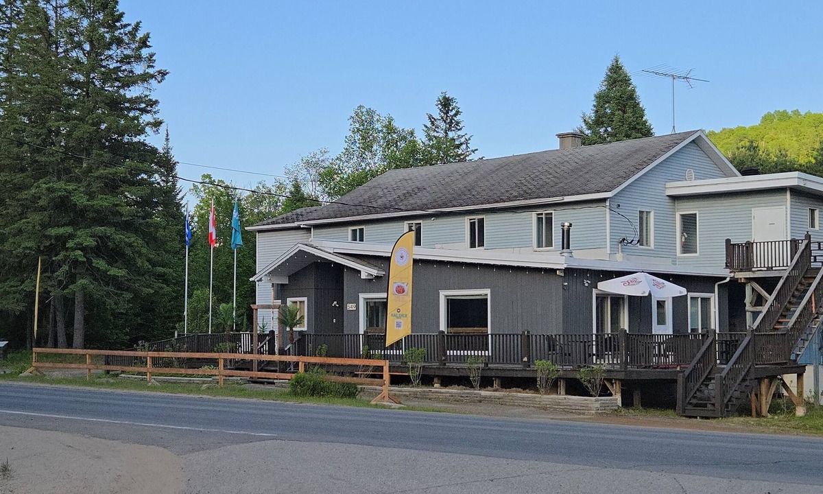 Sainte-Marguerite-du-Lac-Masson Cabin | Charming Country Retreat with Scenic Views for 1 - 12 guests