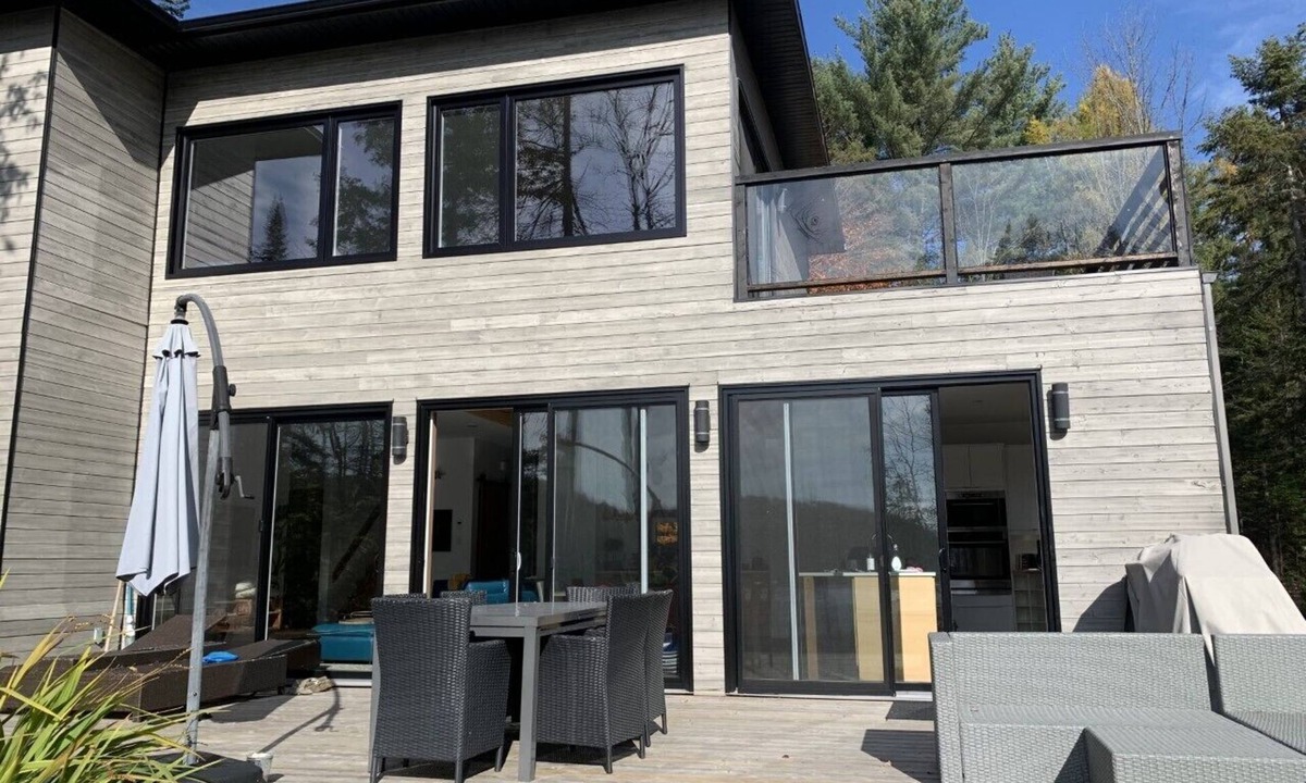 Sainte-Marguerite-du-Lac-Masson Ski Chalet | Le Panache: Bord de Lac, Spa, Table Billard