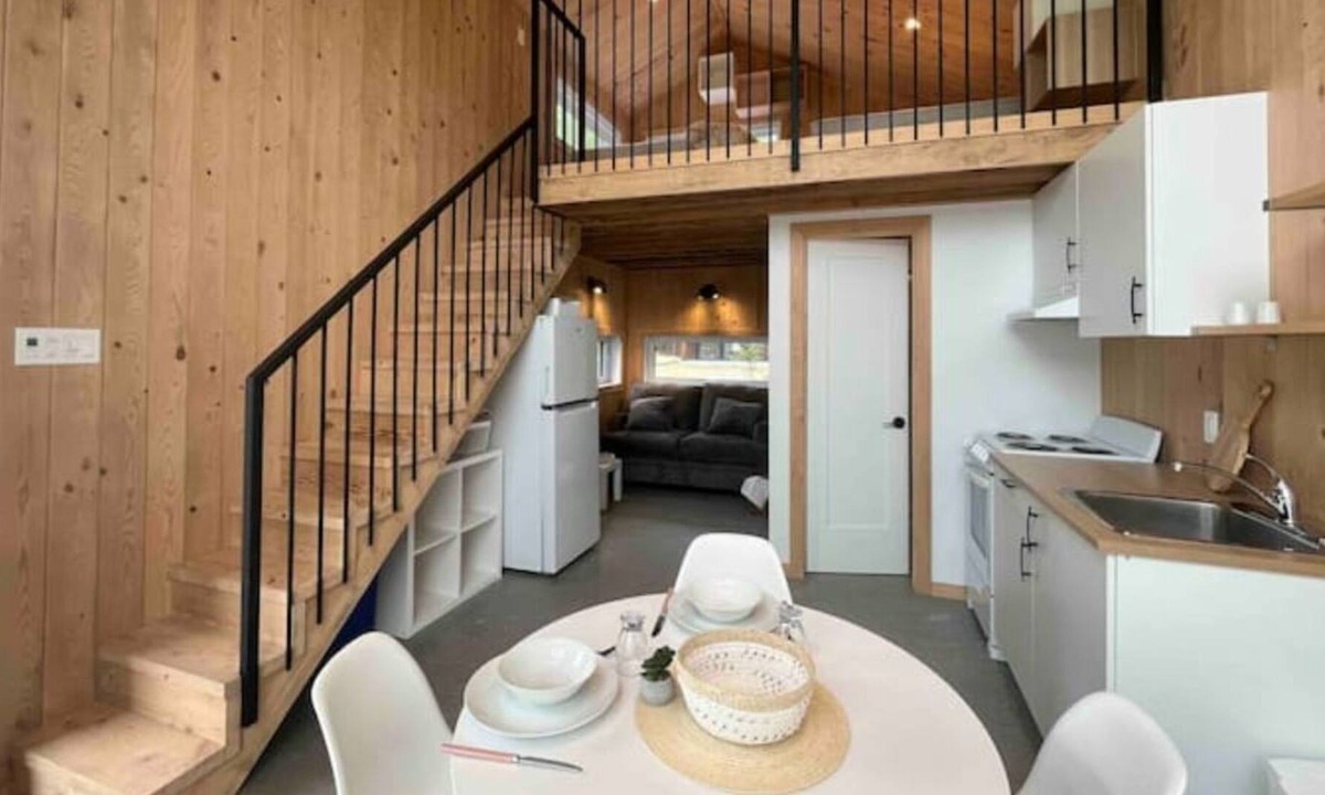 Sainte-Marguerite-du-Lac-Masson Cabin | Vrbo Property
