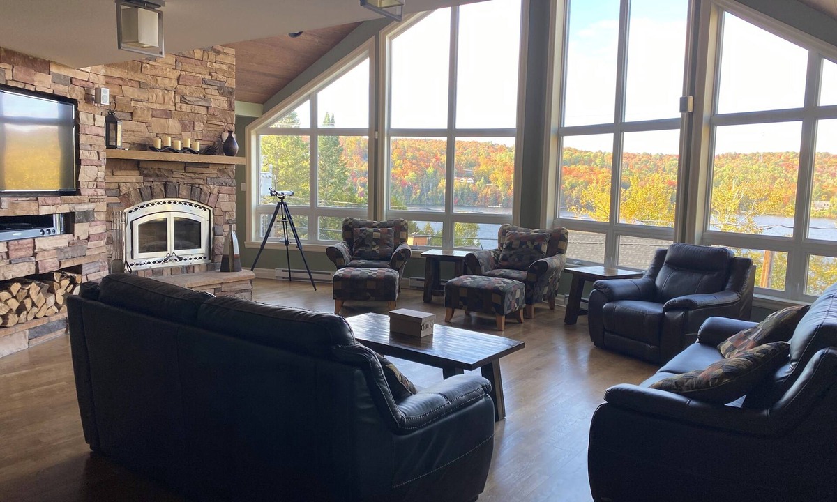 Sainte-Marguerite-du-Lac-Masson Ski Chalet | Panoramic view of Lac Masson. A lot of activities!