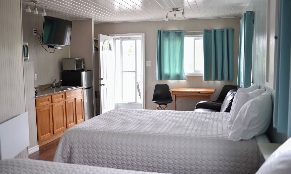 Rossport Hotel | Jackfish Lake Cottages Motel