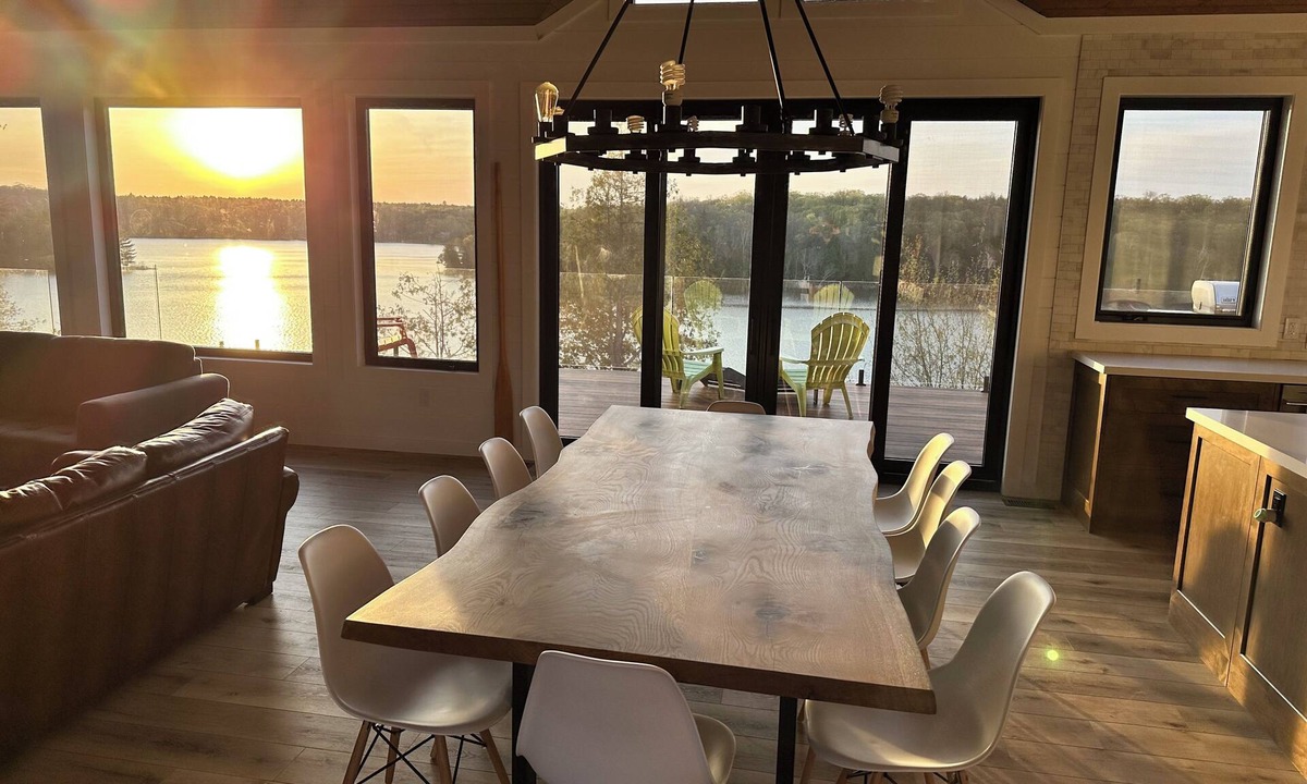 Unorganized Centre Parry Sound Cottage | Lakefront Sunset Oasis (sleeps 17)