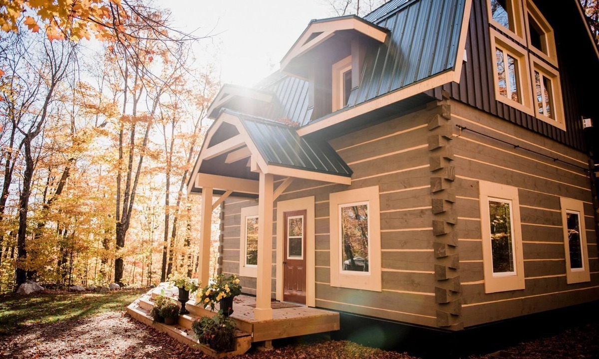 Nipissing Township House | Cabaña de lona rústica en un camping de lujo todo incluido en Ontario, Canadá