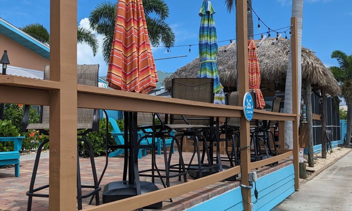 Saint James City Cabin | Cabana @ 2 Fish Inn Pool Side