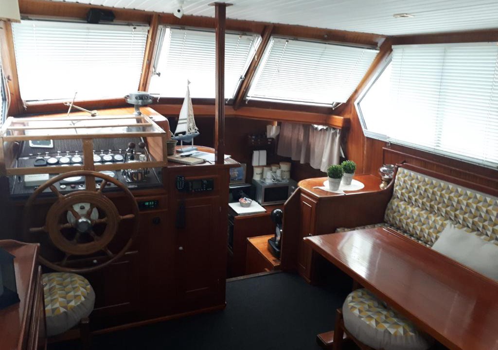 Flace Boat Rental | CABANA & Boat "Corus"