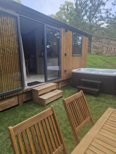 Vollore-Ville House | Cabane des Catalpas