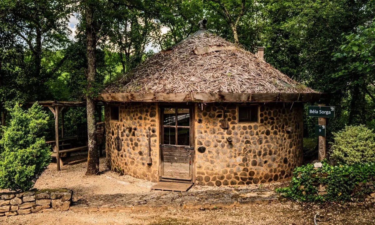 Saint-Amand-de-Coly Cabin | Cabane La Béla Sorga 4 persons