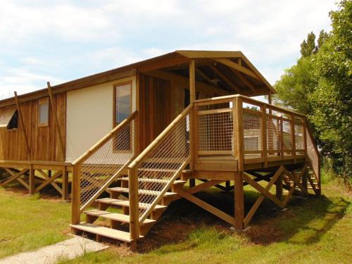 Avrille Other | Cabane sur pilotis avec terrasse et cuisine équipée - API-1-52-1492