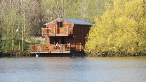 Colleville House | Cabanes flottantes et gîtes au fil de l'eau
