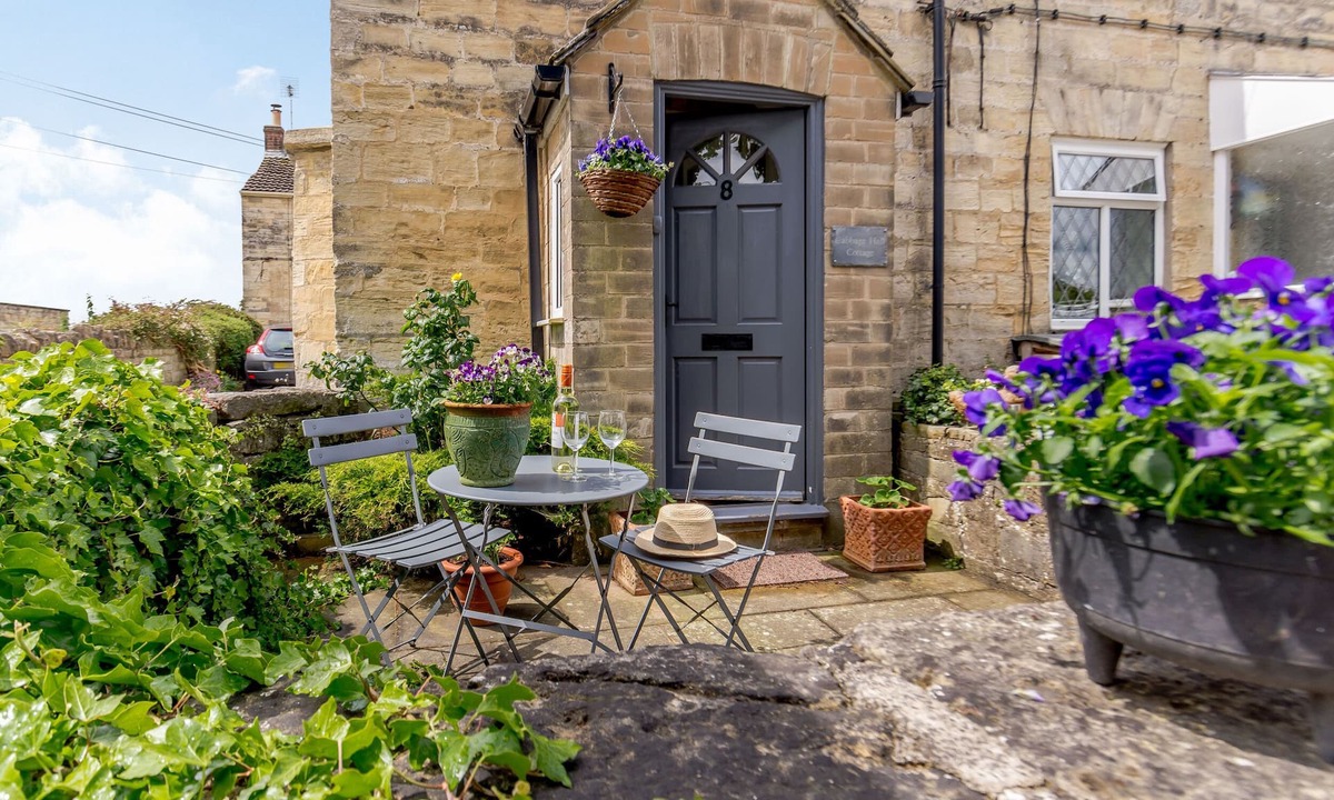 Wetherby Cottage | CABBAGE HALL COTTAGE, pet friendly, with a garden in Wetherby